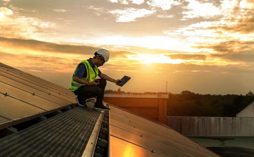 GENERADOR SOLAR » Qué es, Usos GENERADOR SOLAR. foto por Envato.