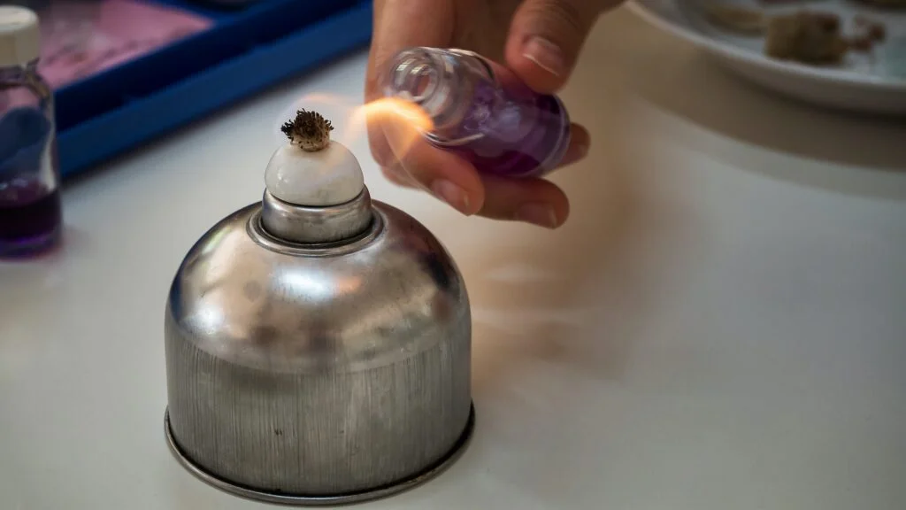 ETANOL » Qué es, Usos, Ventajas Etanol. Foto por Envato.