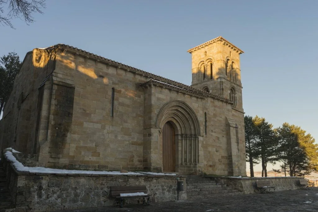 PUEBLOS DE PALENCIA » 7 paradas ideales para visitar Hermitage of Santa Cecilia catholic church in Aguilar de Campoo, Spain