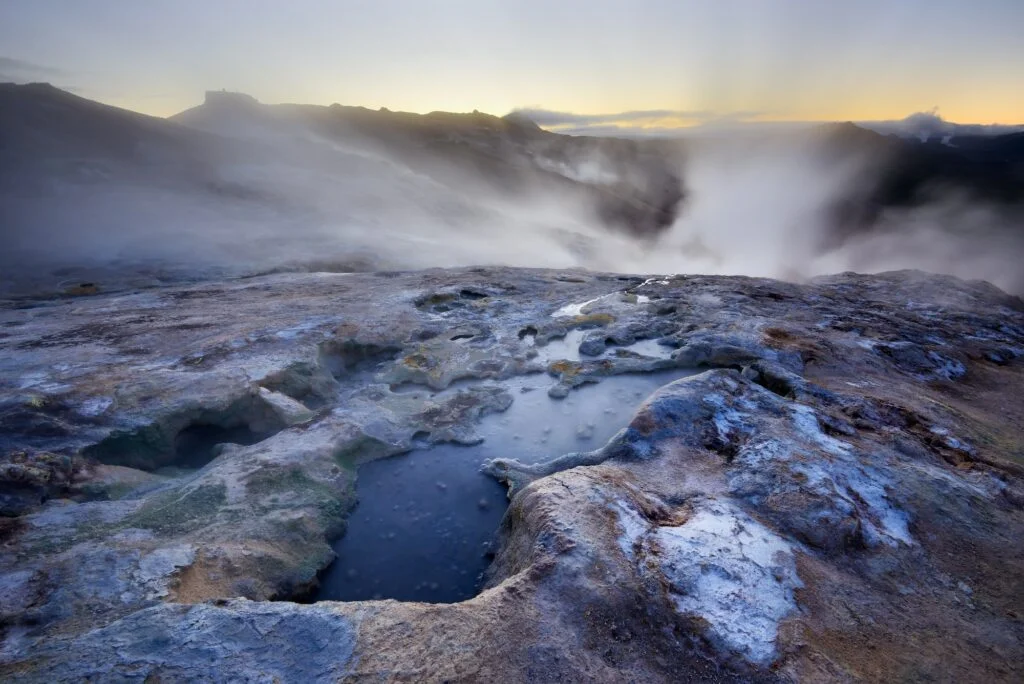 ENERGÍA GEOTÉRMICA » Qué es, Cómo se obtiene, Usos Energía Geotérmica. Foto por Envato.